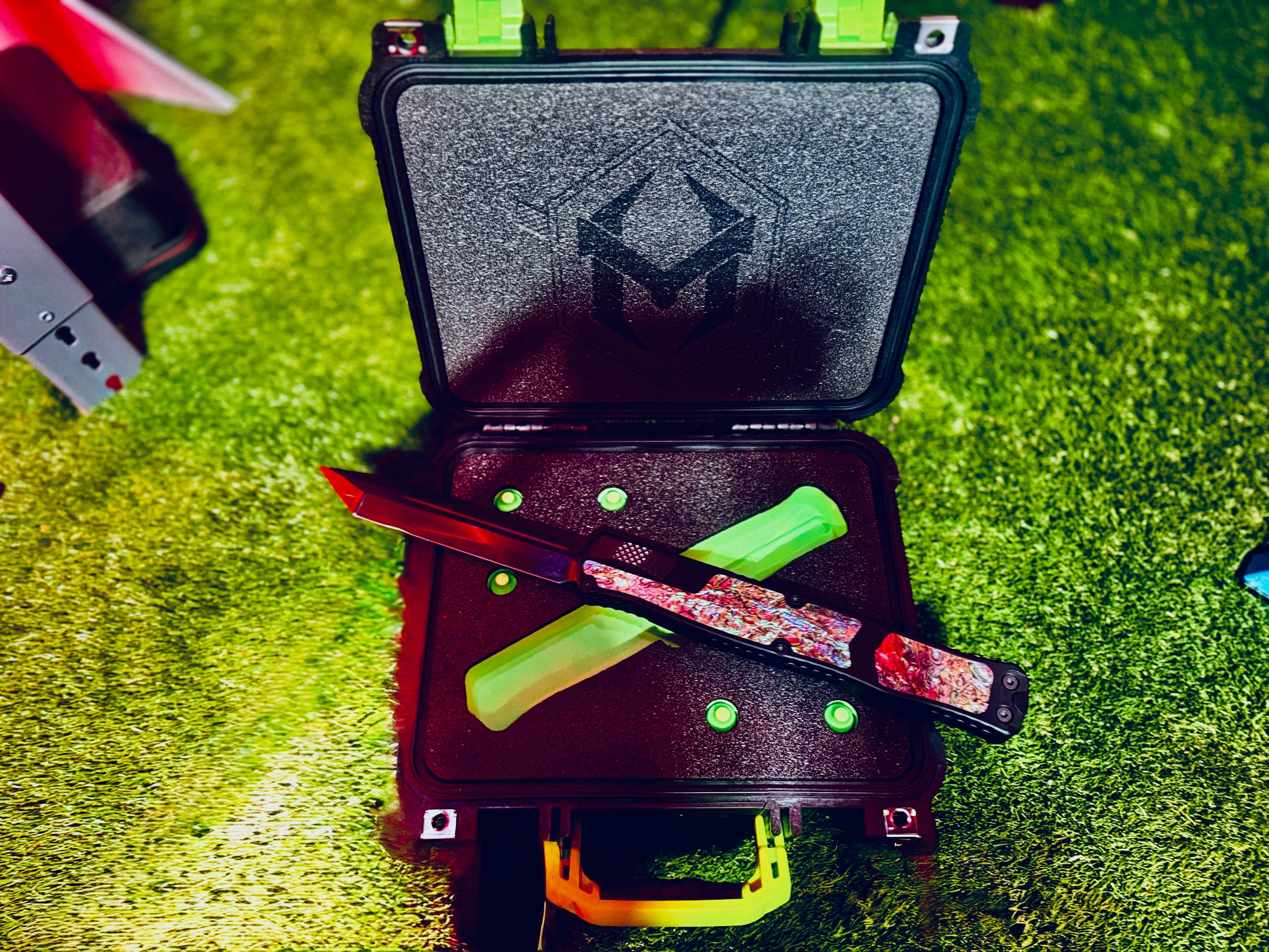 Heretic 2X Cleric II Tanto OTF Mother of Pearl