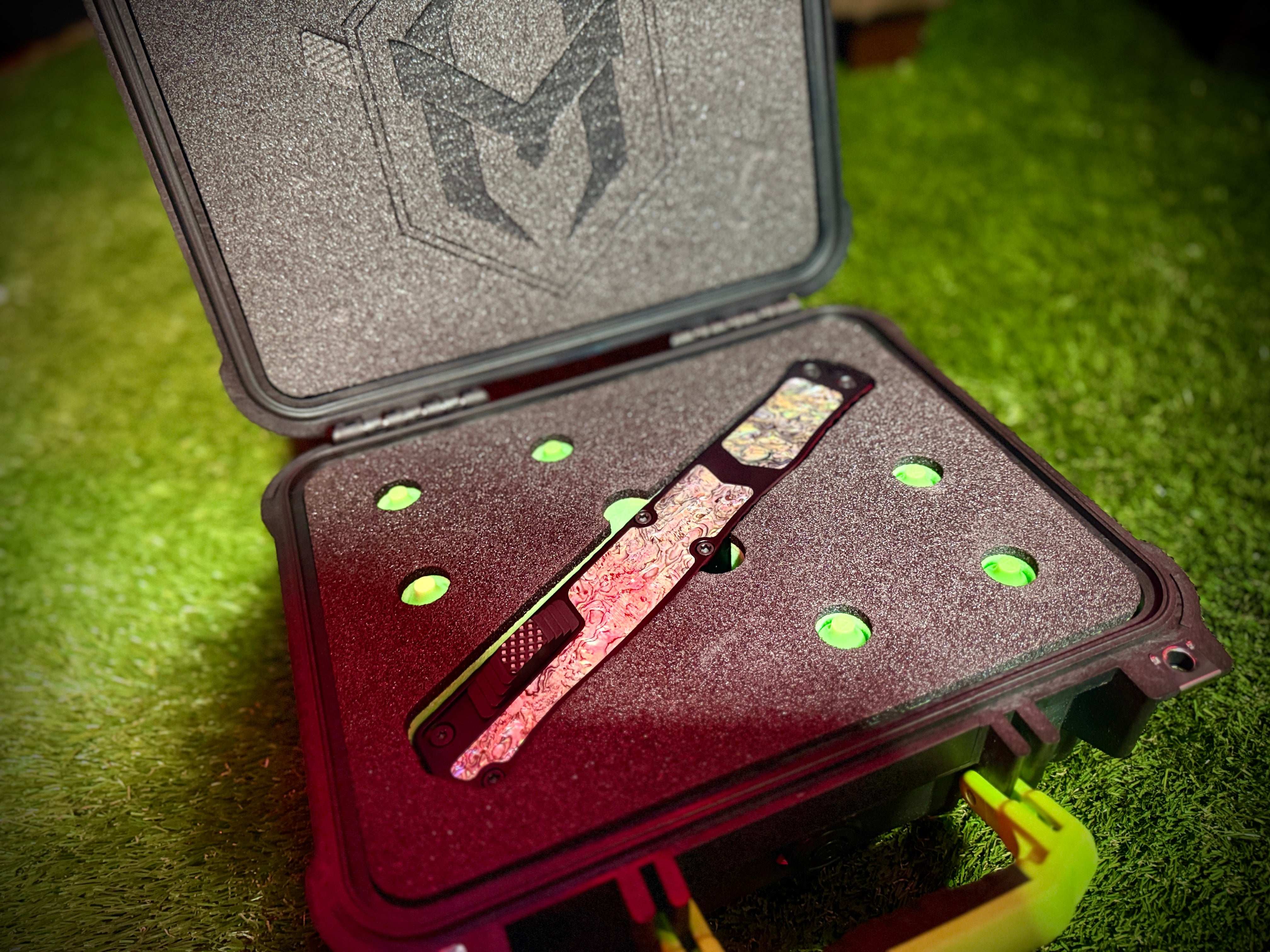Heretic 2X Cleric II Tanto OTF Mother of Pearl