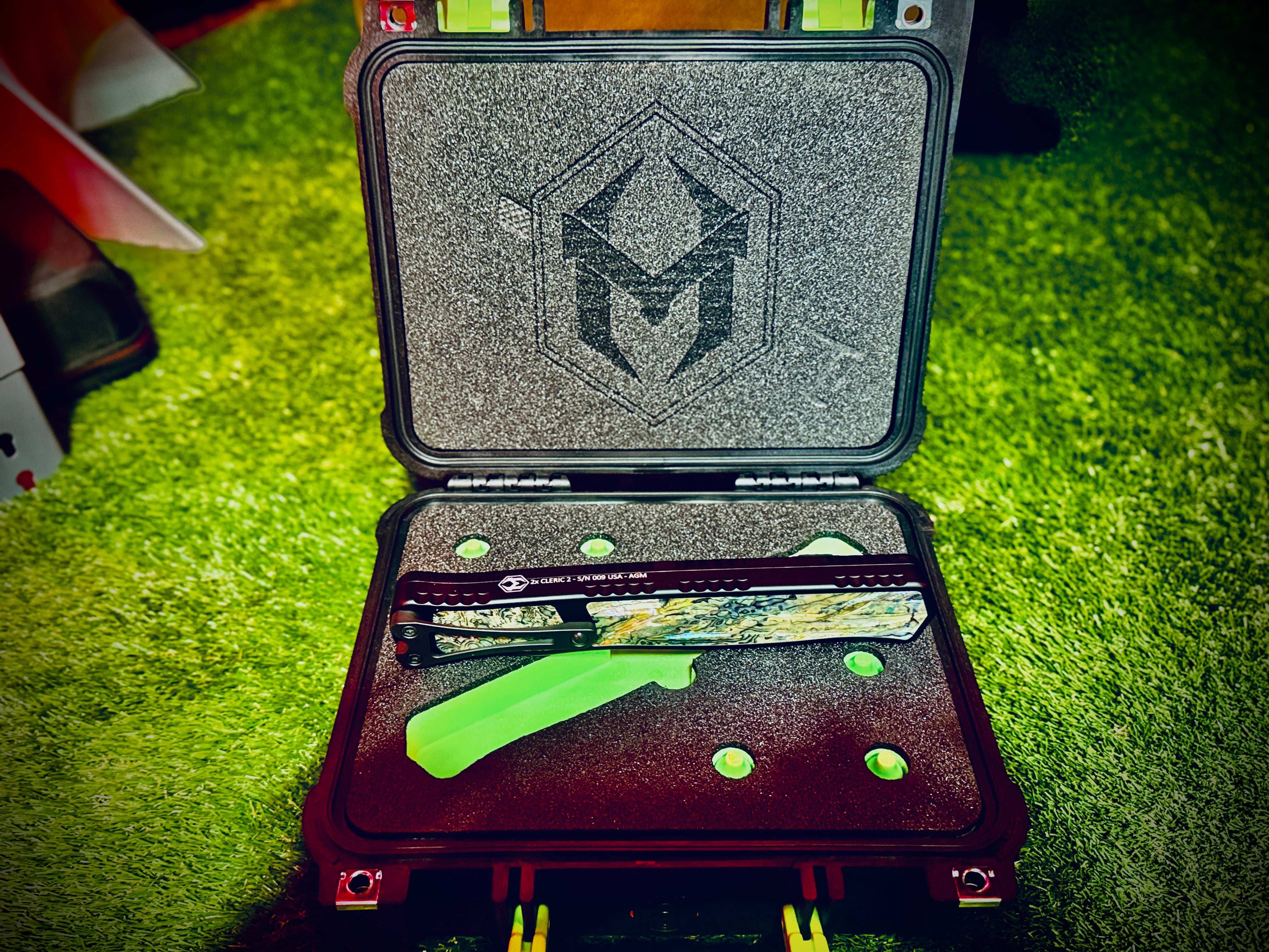 Heretic 2X Cleric II Tanto OTF Mother of Pearl